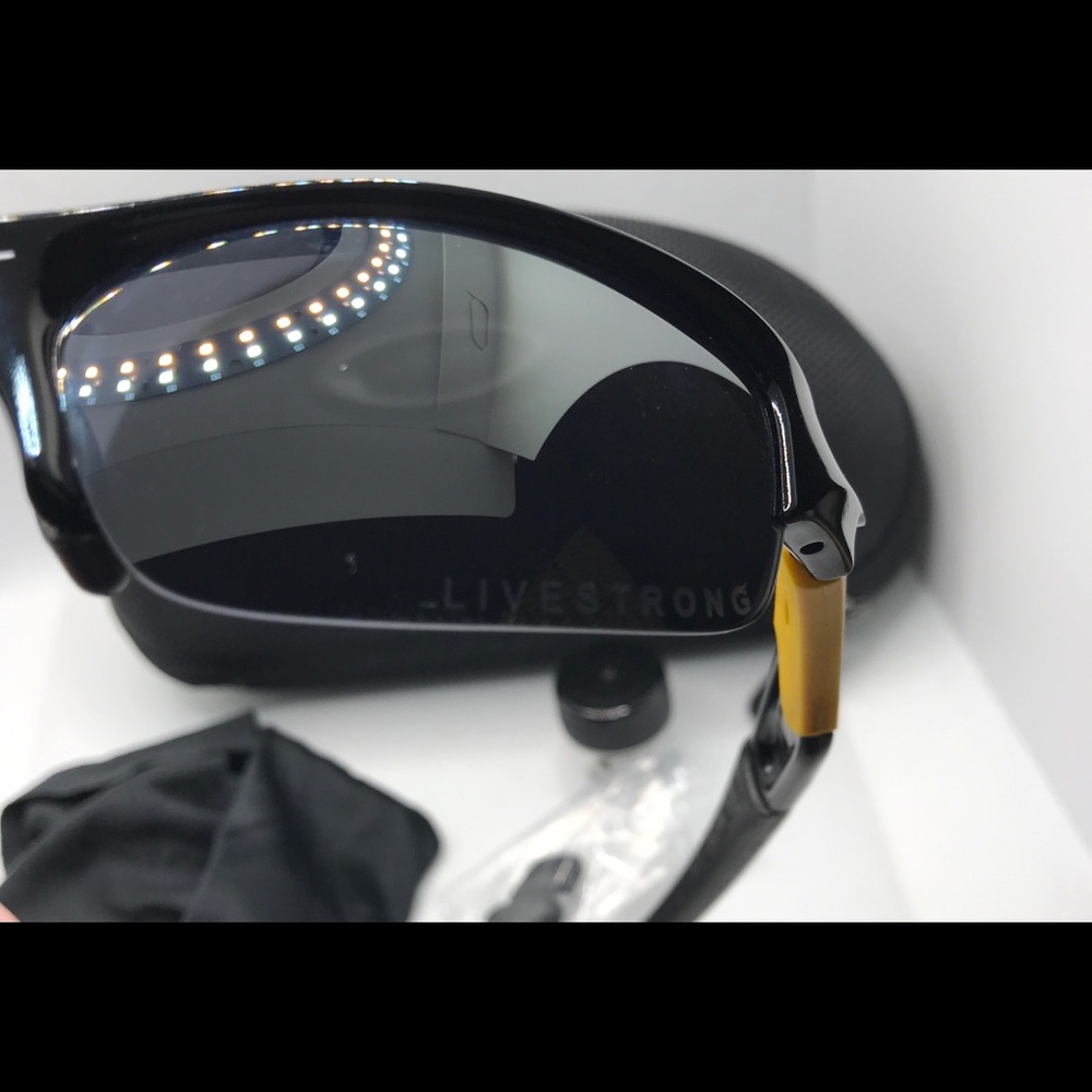 Oakley Sunglasses Flak Jacket XLJ LIVESTRONG + case, nano clear, nose pads - Picture 7 of 8